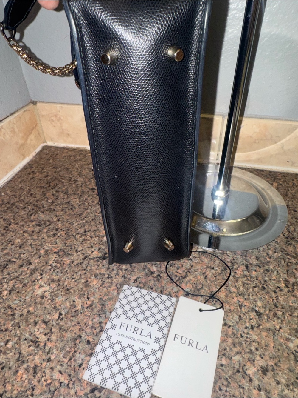 Furla metropolis, large Black Leather Crossbody with original tags and care card - Picture 4 of 11
